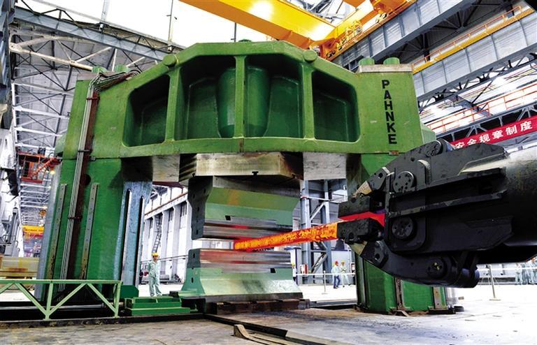 深化“互聯網+先進制造業”，發展工業互聯網